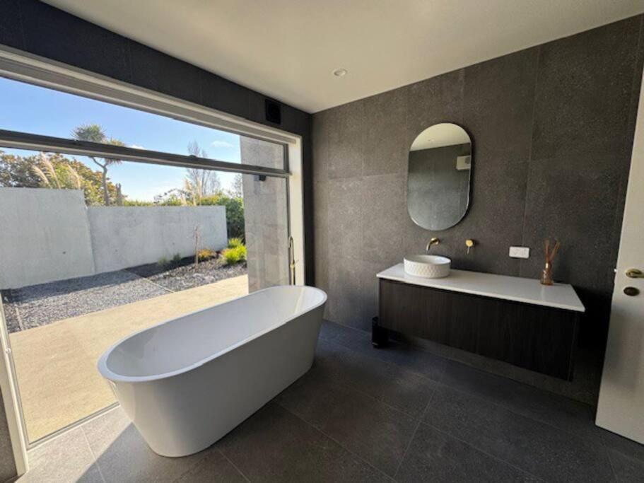 Location And Luxury In Timaru Apartment Exterior foto